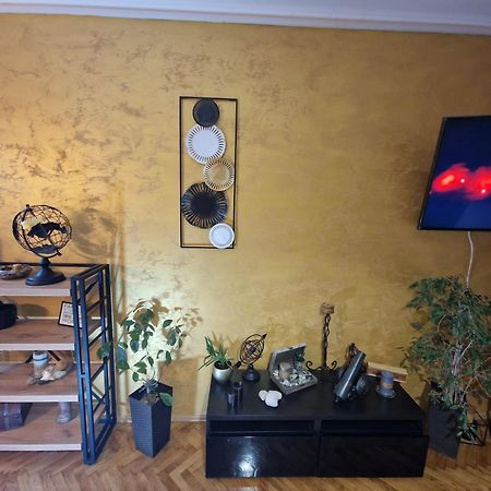 Aparmani Djuric Apartamento Subotica Exterior foto